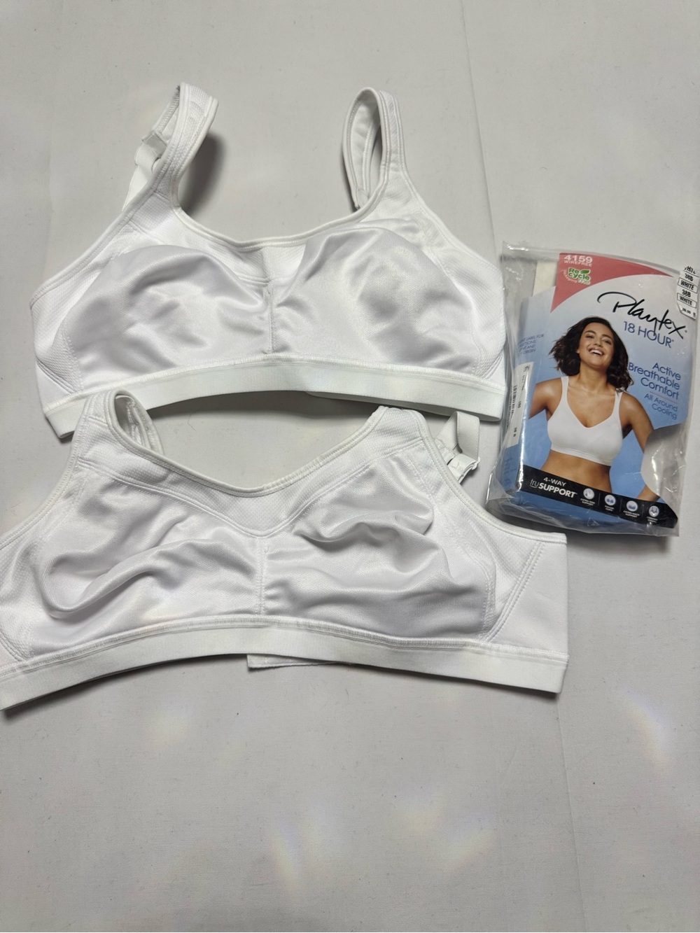 2 Playtex White Wireless Comfort Bra Duo - 18 Hour Support